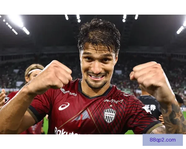 卡菲是否提前庆祝过早为胜利欢呼引发争议球赛未结束便脱大衣一探究竟